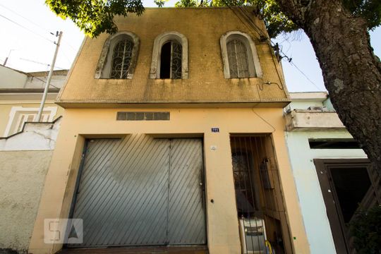 Fachada de casa à venda com 3 quartos, 250m² em Vila Dom Pedro I, São Paulo