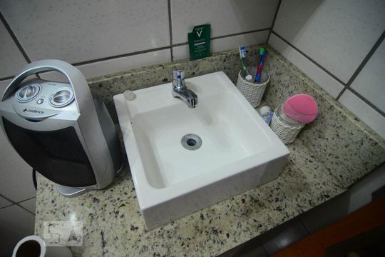 Banheiro de casa para alugar com 2 quartos, 117m² em São José, Canoas
