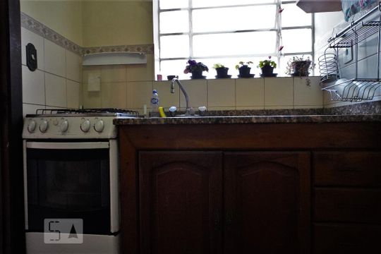 Cozinha de apartamento à venda com 2 quartos, 64m² em Rio Branco, Porto Alegre