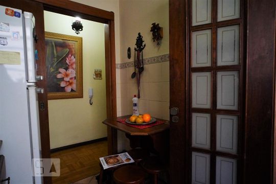 Cozinha de apartamento à venda com 2 quartos, 64m² em Rio Branco, Porto Alegre