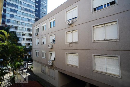 Sala - vista de apartamento à venda com 2 quartos, 64m² em Rio Branco, Porto Alegre