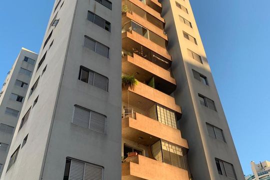 Fachada de apartamento à venda com 3 quartos, 100m² em Vila Romana, São Paulo