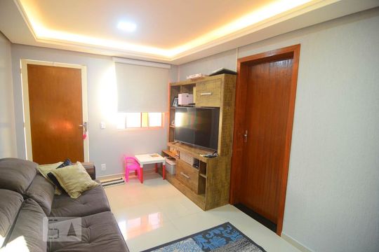 Sala de casa de condomínio à venda com 2 quartos, 605m² em Mato Grande, Canoas