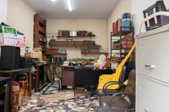 Garagem de casa à venda com 3 quartos, 430m² em Planalto Paulista, São Paulo