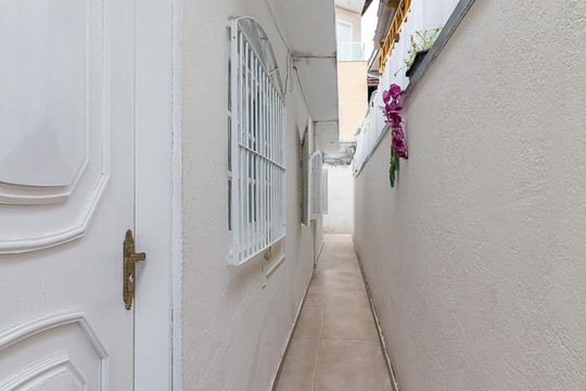 Corredor lateral externo de casa para alugar com 2 quartos, 125m² em Jardim City, Guarulhos