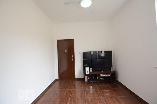 Sala de apartamento para alugar com 1 quarto, 44m² em Irajá, Rio de Janeiro