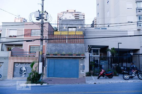 Fachada de casa para alugar com 3 quartos, 150m² em Vila Pompéia, São Paulo