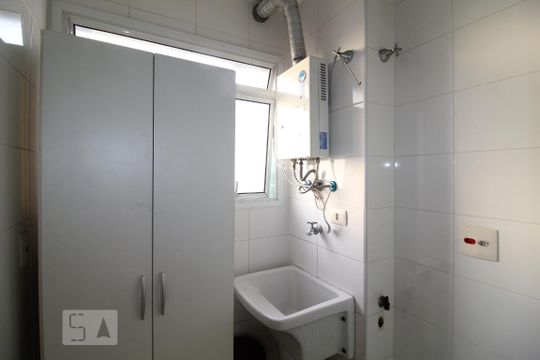 Área serviço de apartamento para alugar com 2 quartos, 70m² em Santa Paula, São Caetano do Sul