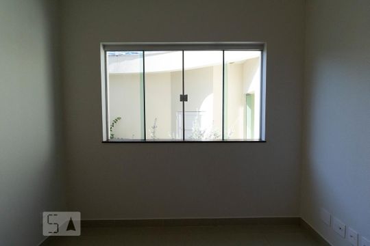 Sala 3 de casa para alugar com 4 quartos, 470m² em Chaves, Uberlândia