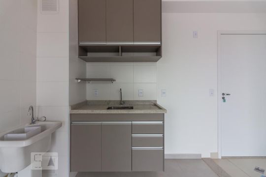 Cozinha de apartamento para alugar com 1 quarto, 40m² em Jardim D’abril, Osasco