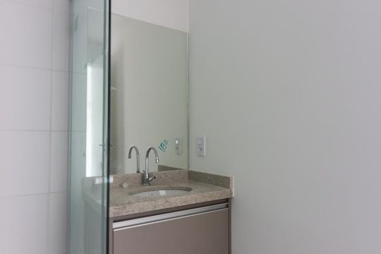 Banheiro de apartamento para alugar com 1 quarto, 40m² em Jardim D’abril, Osasco