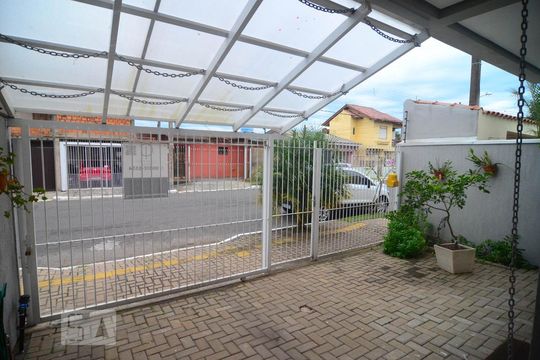 Garagem de casa à venda com 3 quartos, 90m² em Niterói, Canoas