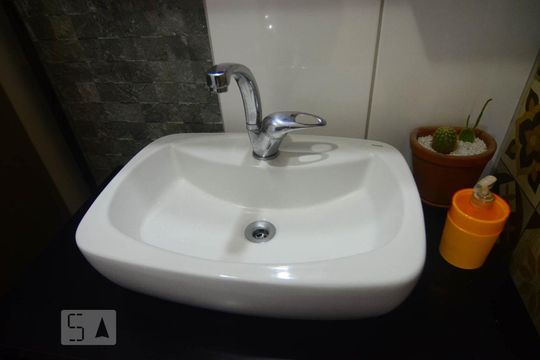 Torneira de casa à venda com 3 quartos, 90m² em Niterói, Canoas
