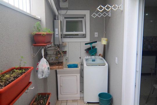 Área de Serviço de casa à venda com 3 quartos, 90m² em Niterói, Canoas