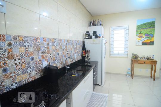 Cozinha de casa à venda com 3 quartos, 90m² em Niterói, Canoas