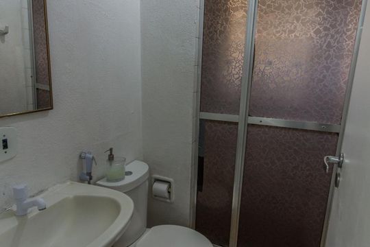 Banheiro de apartamento à venda com 1 quarto, 40m² em Taquara, Rio de Janeiro
