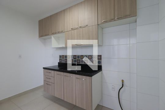 Cozinha de apartamento à venda com 2 quartos, 55m² em Campestre, Santo André