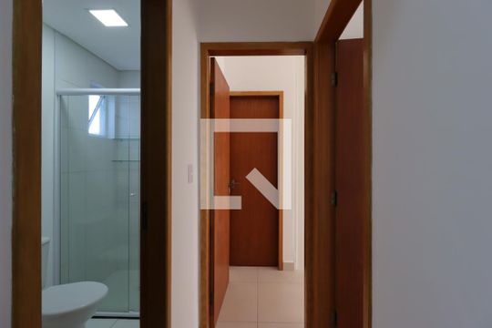 Corredor de apartamento à venda com 2 quartos, 55m² em Campestre, Santo André