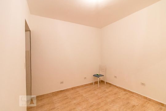 Quarto de casa para alugar com 2 quartos, 40m² em Parque Continental I, Guarulhos