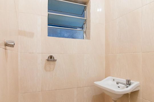 Banheiro de casa para alugar com 2 quartos, 40m² em Parque Continental I, Guarulhos