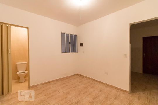 Quarto de casa para alugar com 2 quartos, 40m² em Parque Continental I, Guarulhos