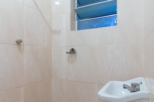 Banheiro de casa para alugar com 2 quartos, 40m² em Parque Continental I, Guarulhos