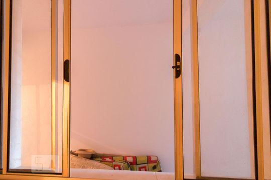 Vista cozinha de casa para alugar com 2 quartos, 40m² em Parque Continental I, Guarulhos