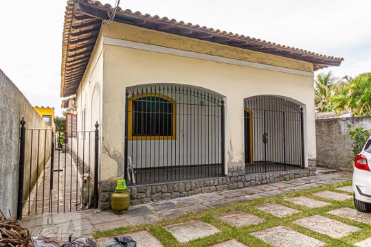 Fachada de casa à venda com 3 quartos, 600m² em Pechincha, Rio de Janeiro