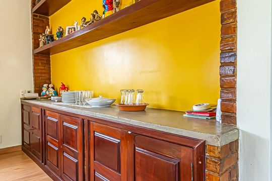 Sala 1 de casa à venda com 3 quartos, 600m² em Pechincha, Rio de Janeiro