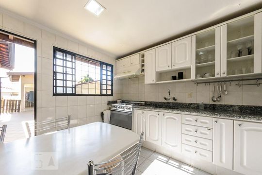 Cozinha de casa à venda com 4 quartos, 500m² em Chácara da Barra, Campinas