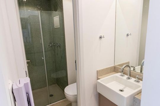Banheiro de kitnet/studio à venda com 1 quarto, 38m² em Vila Mariana, São Paulo