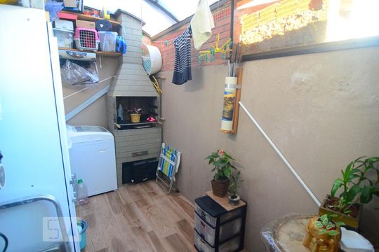 Área de serviço de casa à venda com 2 quartos, 70m² em Harmonia, Canoas
