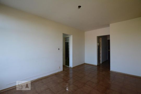 Sala de apartamento à venda com 2 quartos, 70m² em Olaria, Rio de Janeiro
