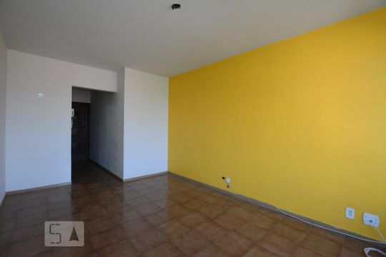 Sala de apartamento à venda com 2 quartos, 70m² em Olaria, Rio de Janeiro