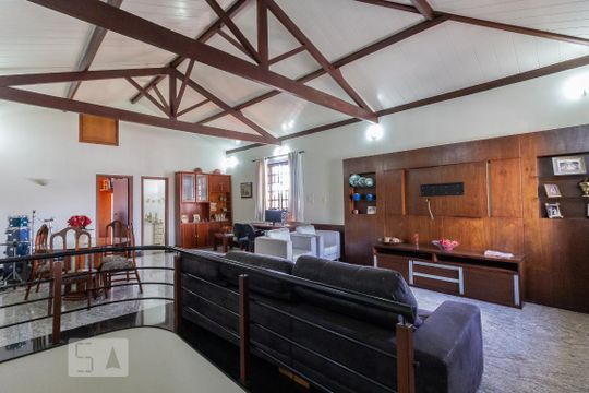 Sala de Estar de casa à venda com 4 quartos, 300m² em Heliópolis, Belo Horizonte