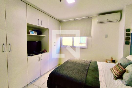Quarto de apartamento à venda com 1 quarto, 45m² em Lagoa, Rio de Janeiro