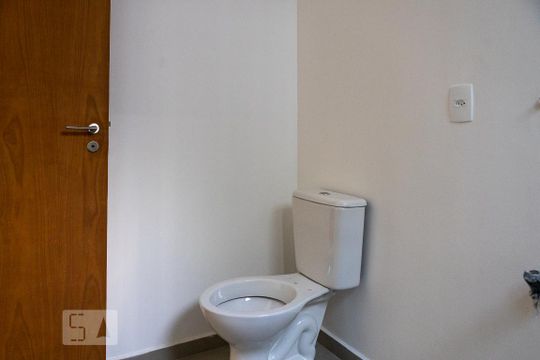 Banheiro de kitnet/studio à venda com 1 quarto, 29m² em Vila Indiana, São Paulo