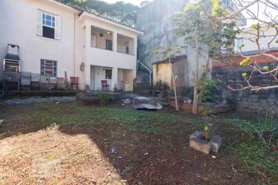 Quintal de casa à venda com 2 quartos, 110m² em Vila Dalila, São Paulo