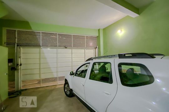 Garagem de casa à venda com 3 quartos, 133m² em Capão do Embira, São Paulo