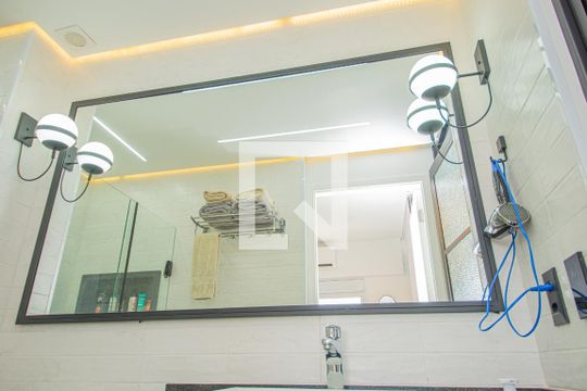 Banheiro de apartamento à venda com 1 quarto, 47m² em Jardim Vila Mariana, São Paulo