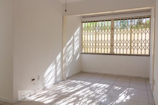 Sala de apartamento à venda com 2 quartos, 60m² em Glória, Porto Alegre