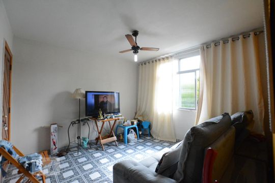 Sala de apartamento à venda com 3 quartos, 118m² em Olaria, Rio de Janeiro