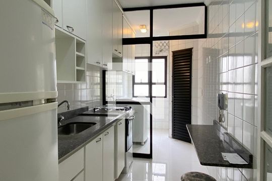 Cozinha de apartamento para alugar com 2 quartos, 86m² em Alphaville Industrial, Barueri