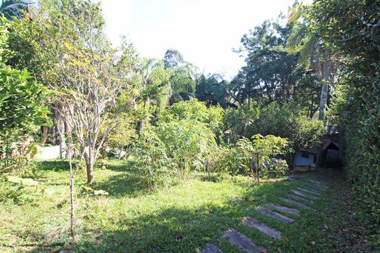 Jardim de casa para alugar com 6 quartos, 1600m² em Chácara Represinha, Cotia