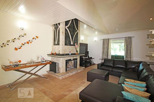Casa para alugar com 6 quartos, 1600m² em Chácara Represinha, Cotia