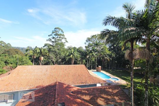 Vista de casa para alugar com 6 quartos, 1600m² em Chácara Represinha, Cotia