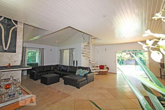 Sala de casa para alugar com 6 quartos, 1600m² em Chácara Represinha, Cotia