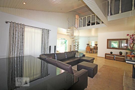 Sala de casa para alugar com 6 quartos, 1600m² em Chácara Represinha, Cotia