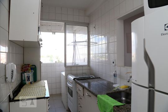 Cozinha de apartamento à venda com 2 quartos, 49m² em Fazenda Morumbi, São Paulo