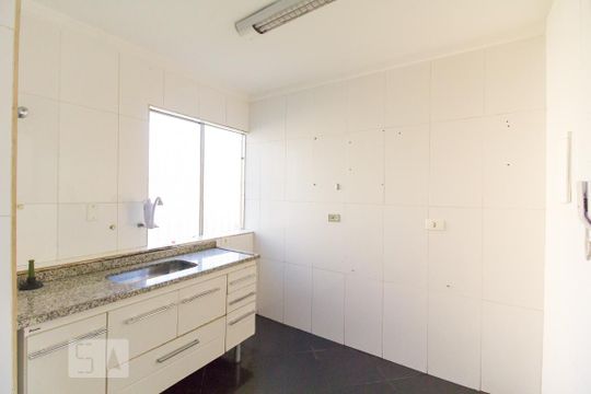 Cozinha de apartamento para alugar com 2 quartos, 55m² em Jardim Iris, São Paulo